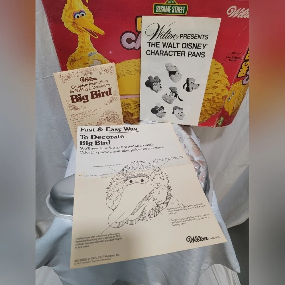 Vintage 1970s Wilton Big Bird Cake Pan